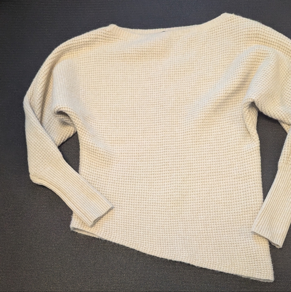 Express Cream Waffle Knit Sweater Women’s Small Asymmetrical Hem Pullover